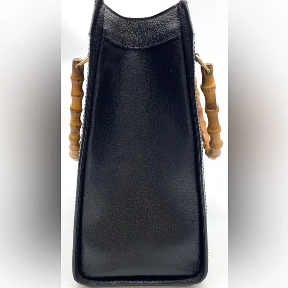 Vintage Gucci Bamboo Black Leather HandBag “Diana bag” inside is clean - Picture 5 of 17